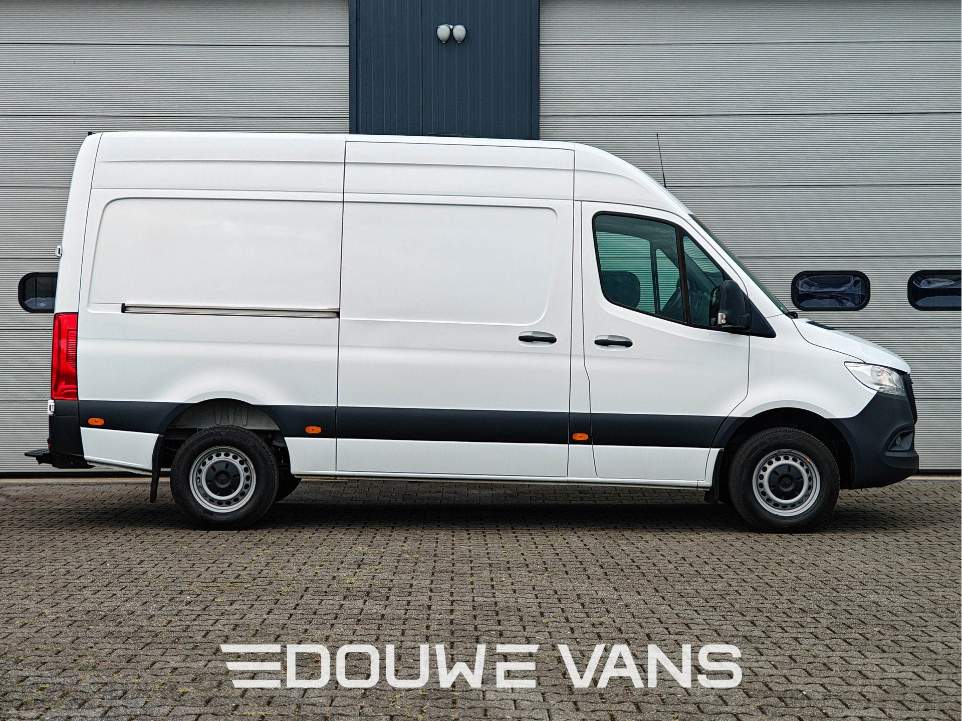 Mercedes-Benz Sprinter 317 L2H2 Automaat Distronic Trekhaak, Autos, Camionnettes & Utilitaires, Achat, Entreprise, 2 places, 2800 kg