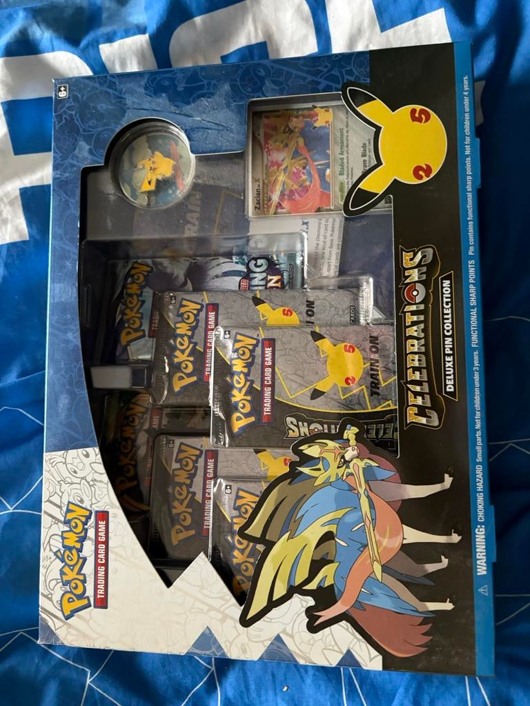 Pokemon celebrations deluxe pin collection, Ophalen of Verzenden, Nieuw