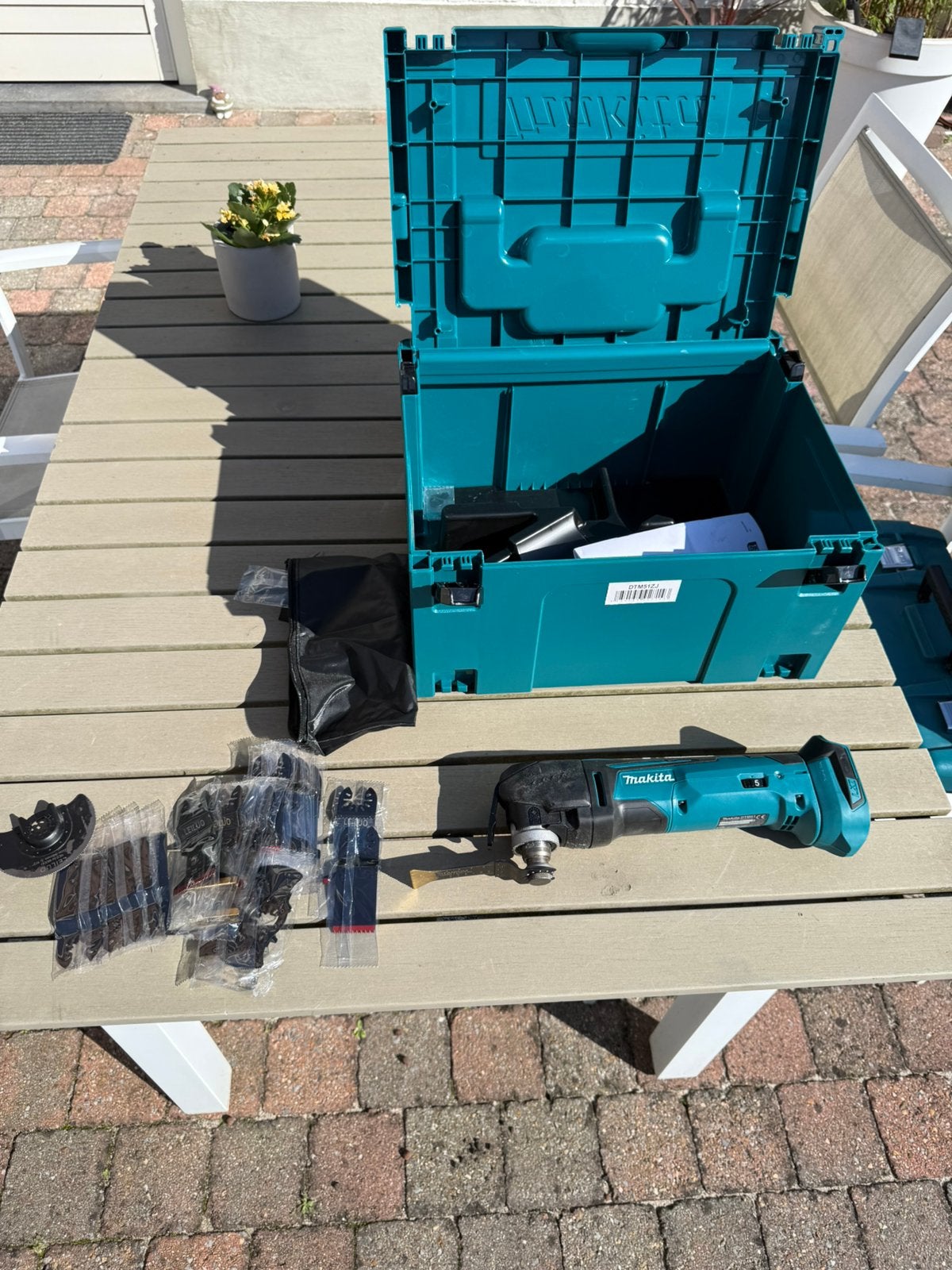 Outil multifonctions Makita DTM51ZJ, 18 V, basique, Enlèvement, Comme neuf