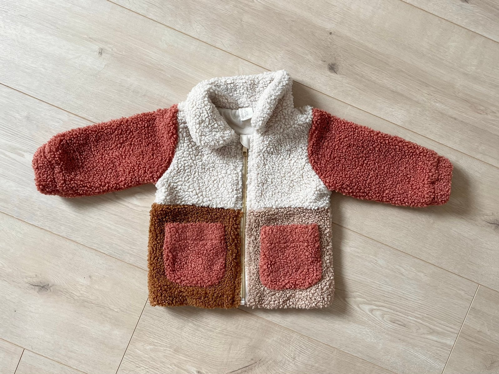 Nieuw! Teddy jas H&M maat 74, Enfants & Bébés, Vêtements de bébé | Taille 74, Enlèvement ou Envoi, Neuf, Fille, Manteau