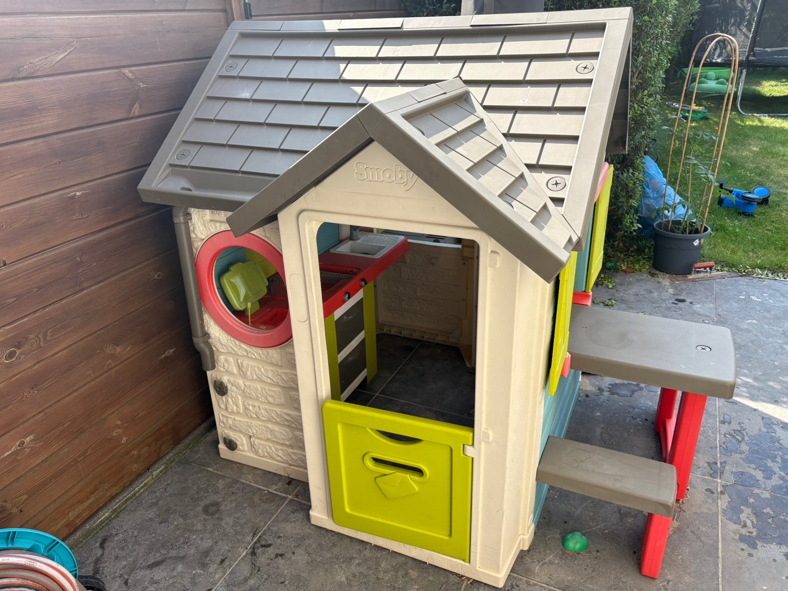 Speelhuisje Smoby met buitenkeukentje, Kinderen en Baby's, Ophalen, Gebruikt