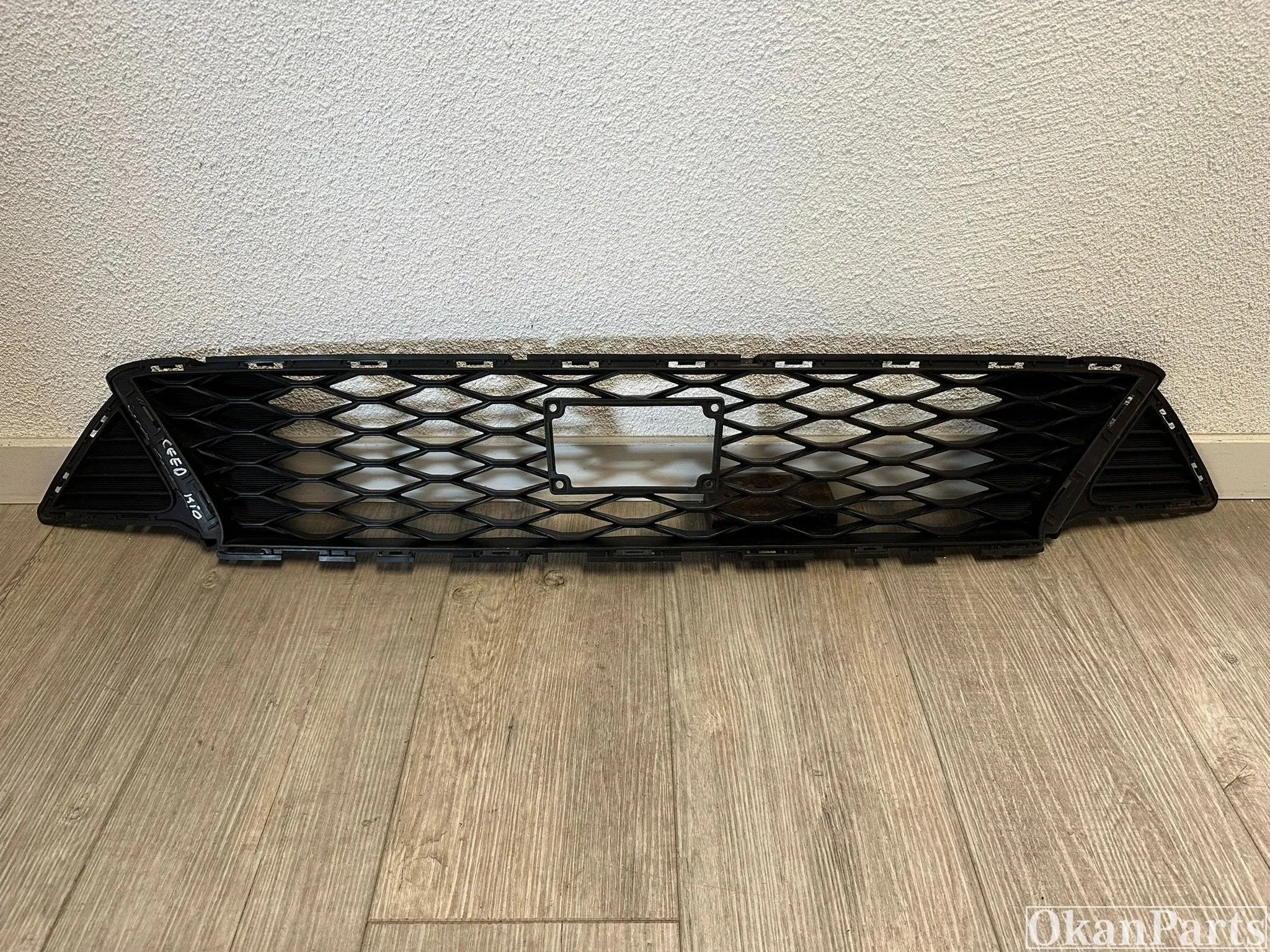 Kia Ceed CD GT-line onder Grille 86561-J7710, Auto-onderdelen, Gebruikt, Voor, Kia, Bumper
