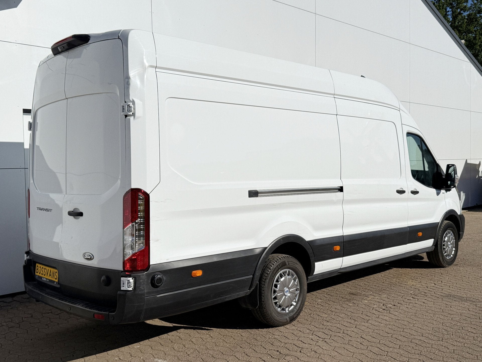 Ford E-Transit 68kWh 184PK L4H3 317km WLTP 93.7% (SOH) BEV S, Autos, 2562 kg, Achat, Entreprise, 3 places