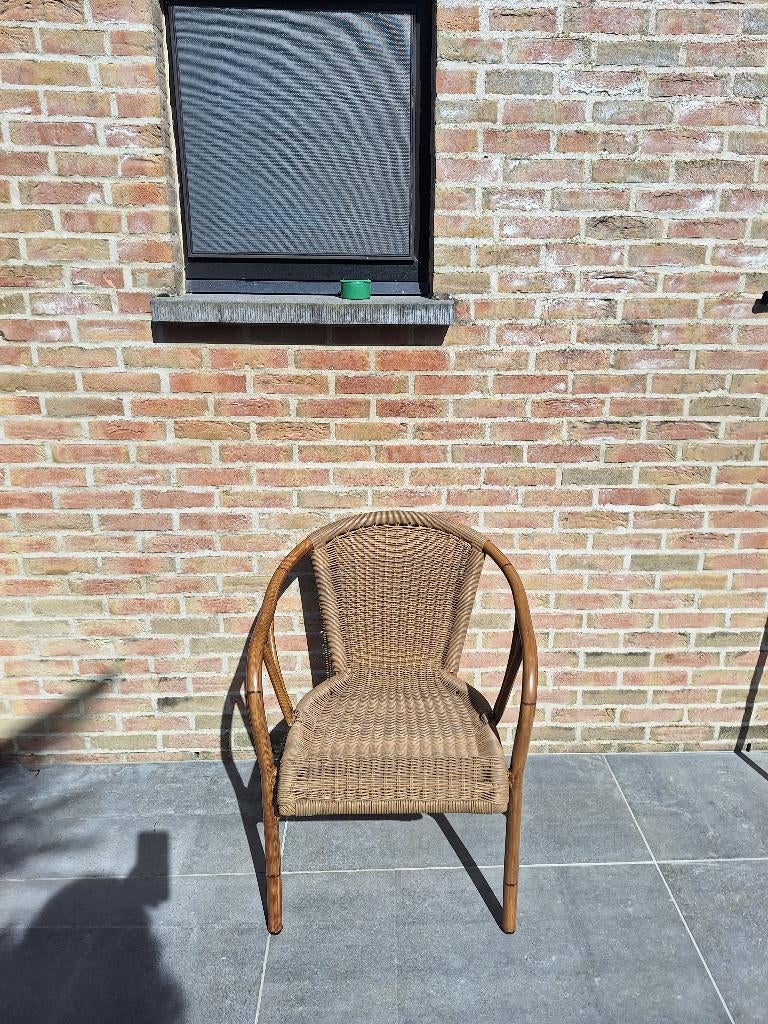 Tuinstoelen en parasolvoet te koop, Tuin en Terras, Tuinstoelen, Ophalen, Gebruikt, Rotan, Stapelbaar
