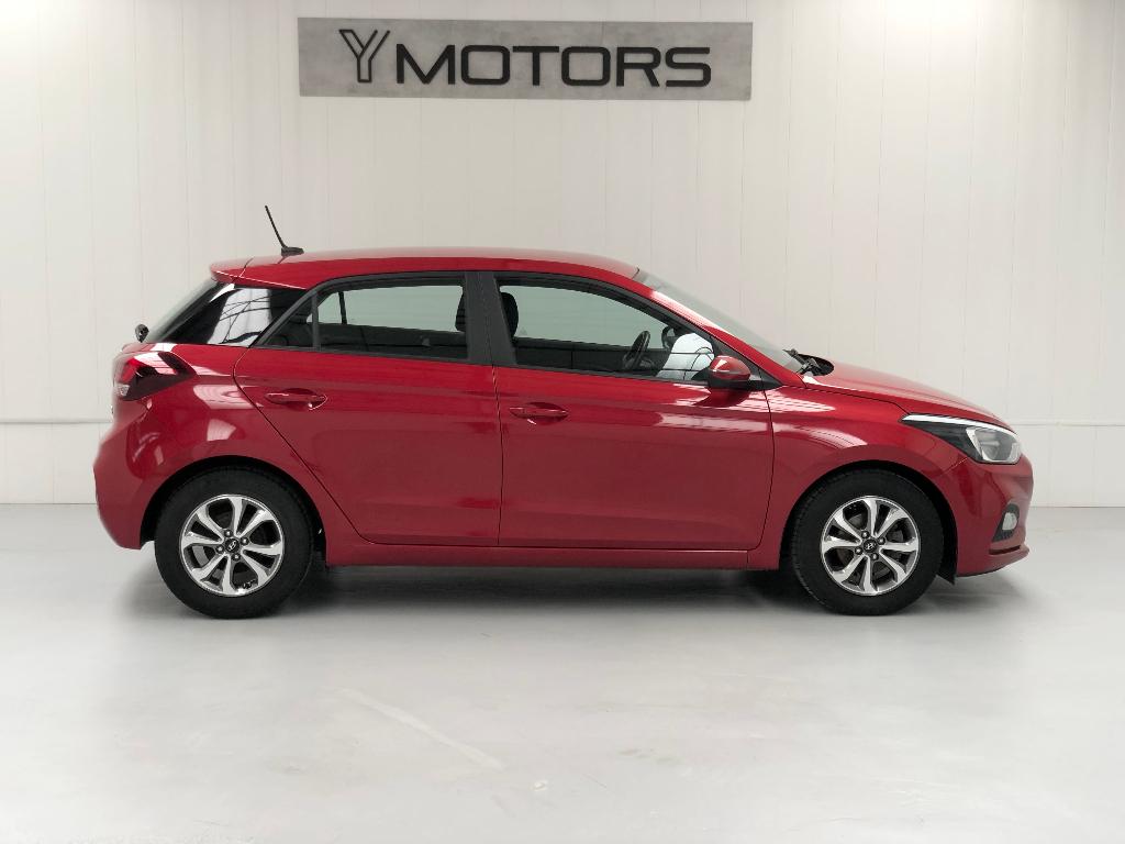 HYUNDAI i20 1.2i ACTIVE FACELIFT APPLE CAR PLAY GARANTIE, Autos, Rouge, Achat, Euro 6, Entreprise
