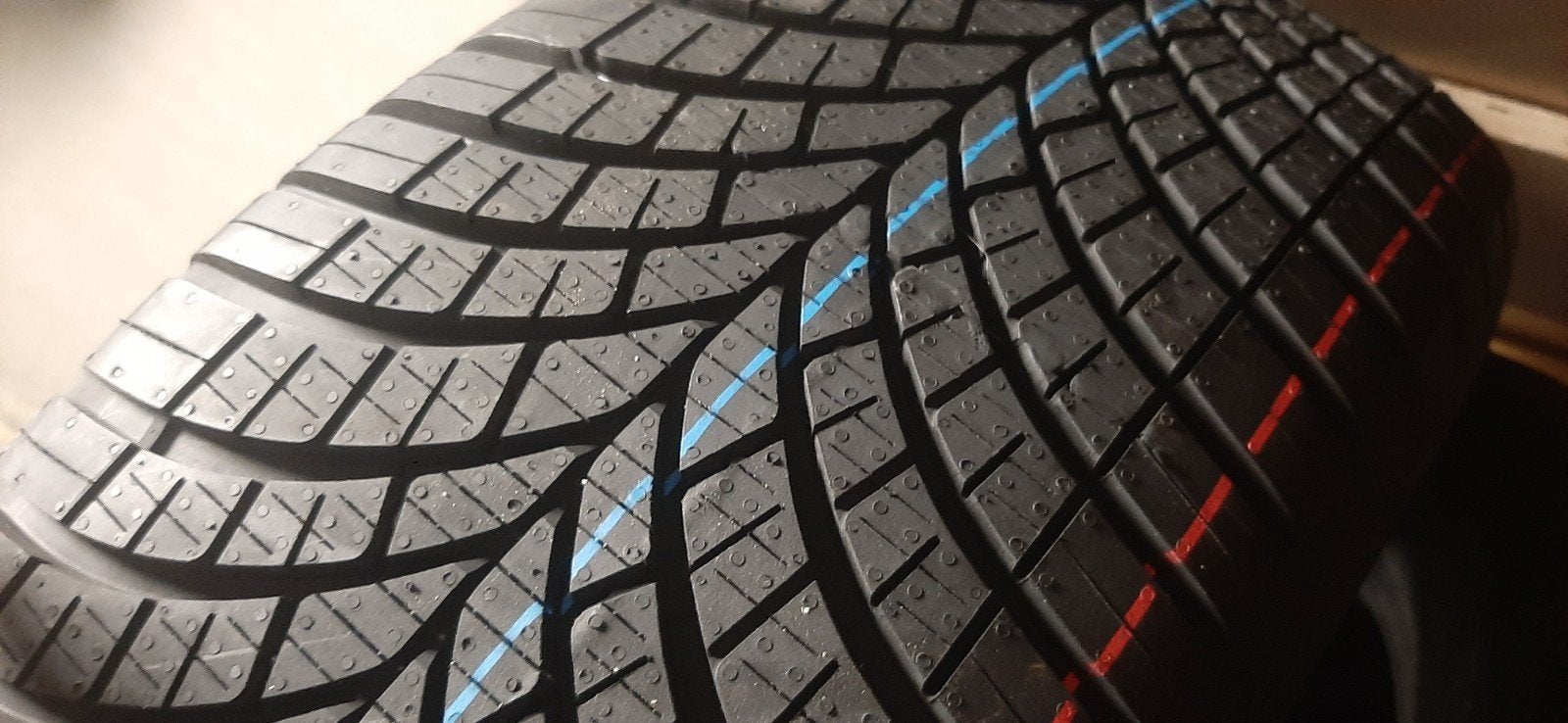 Pneu neuf Goodyear 4 saisons, Enlèvement, 4 Saisons, Pneu(s)