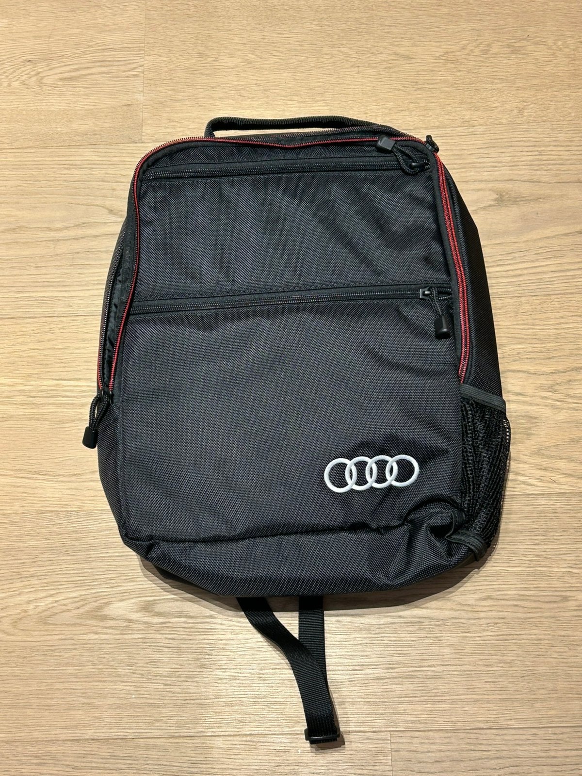Audi rugzak zwart met rood – originele Audi tas, Ophalen of Verzenden, Nieuw