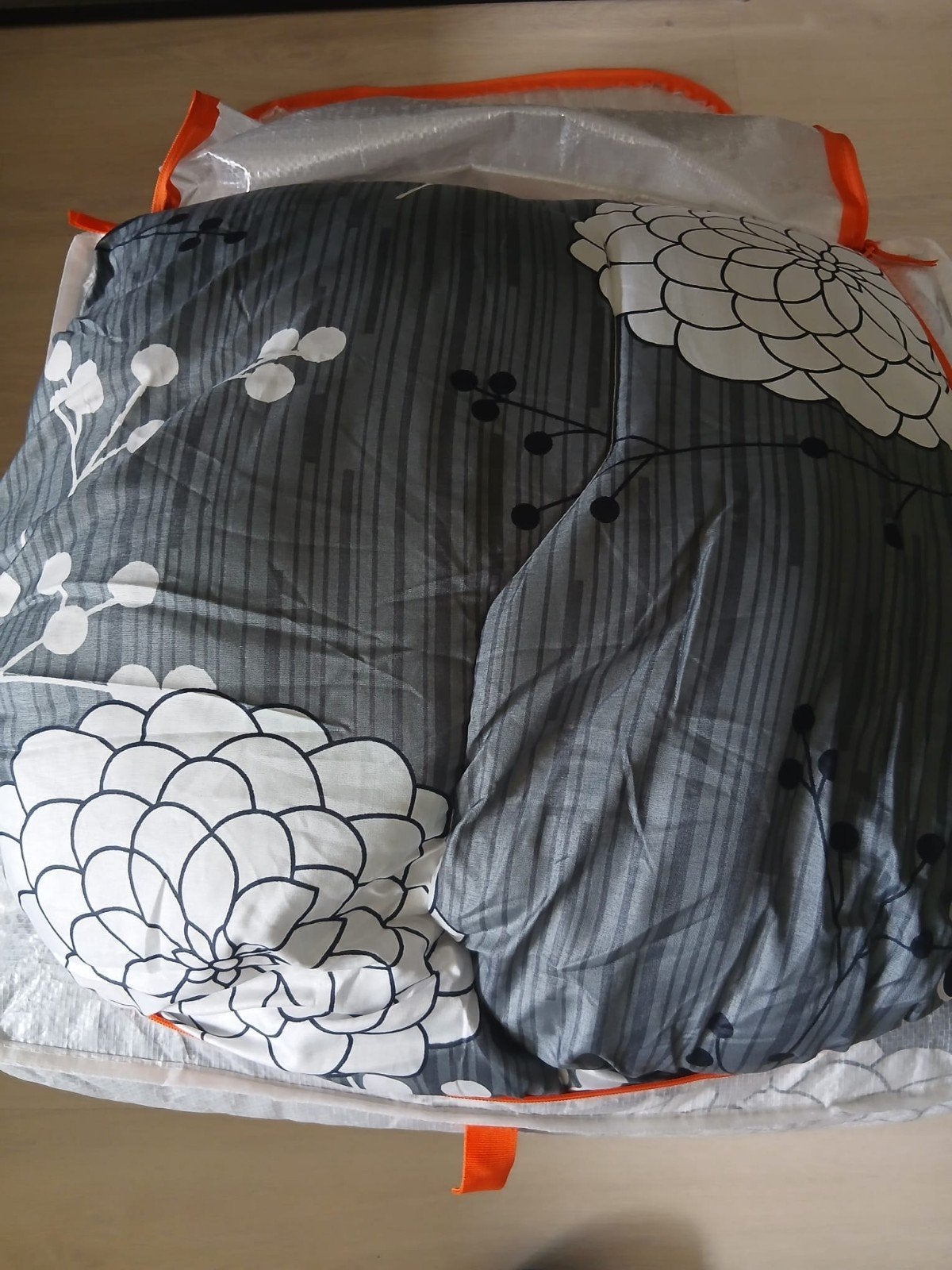 Couette 2m20  2m40 2 pers Anderlecht, Comme neuf, Enlèvement, Couverture ou Couette, Blanc