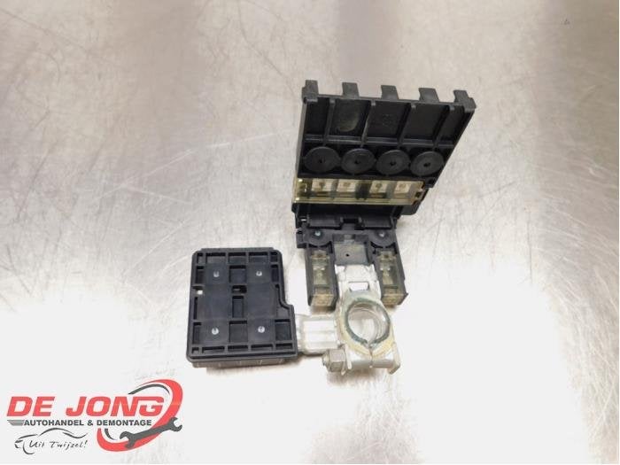 Borne de batterie d'un Mitsubishi Outlander, -, 3 mois de garantie, Utilisé, Mitsubishi
