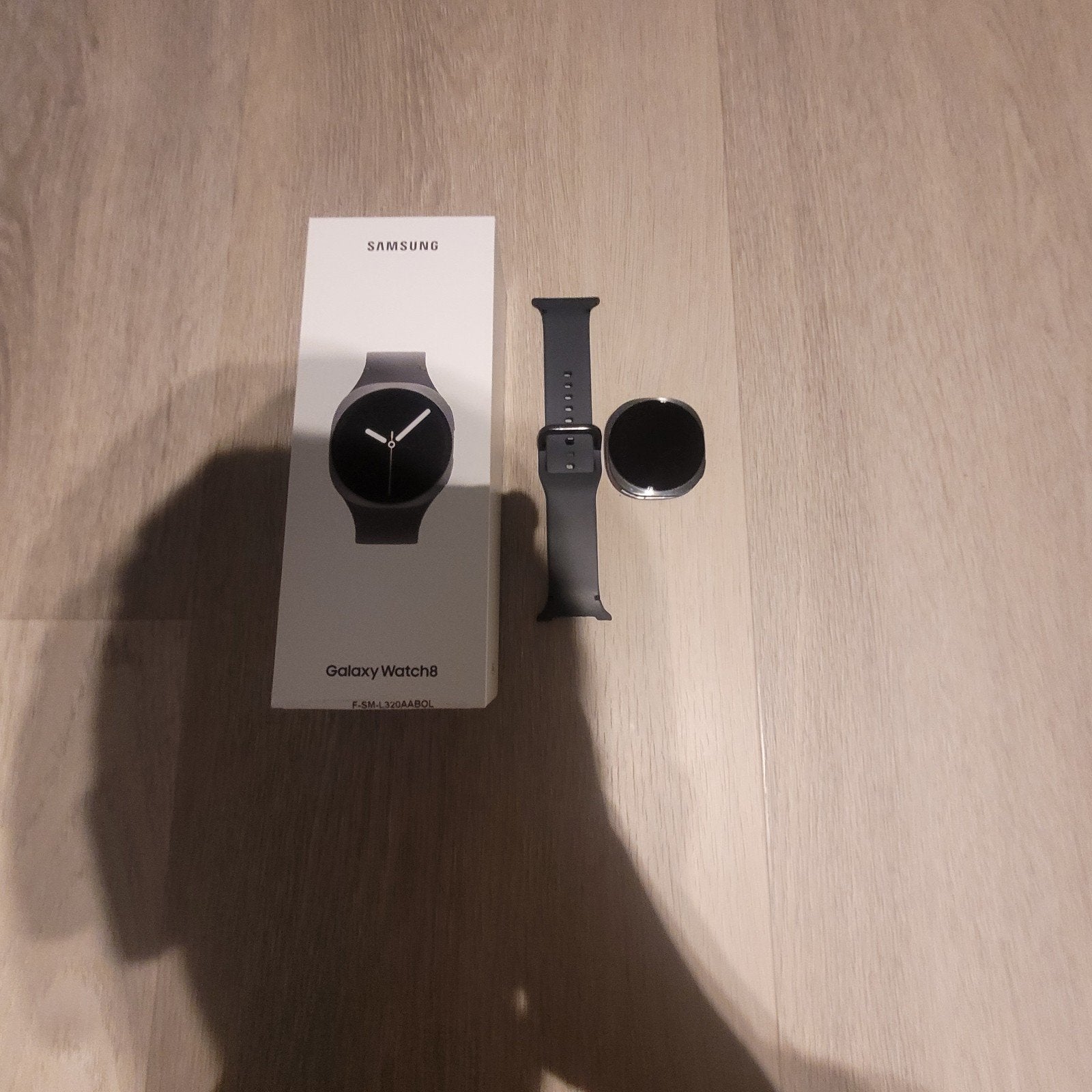 Samsung Galaxy watch 8 (Bluetooth) + oplader, Handtassen en Accessoires, Ophalen