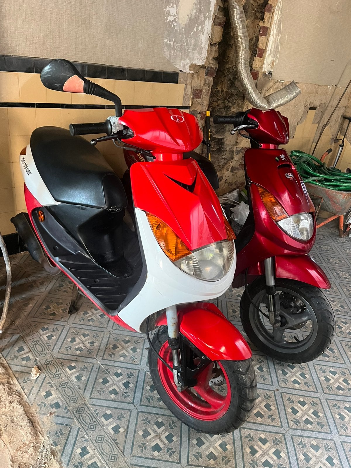 2x scooters 400€ samen, Ophalen, Zo goed als nieuw