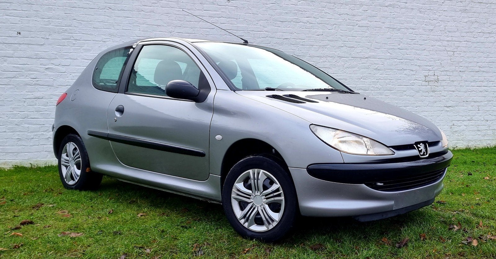 * Peugeot 206 * Benzine 1.2 // instapklaar // 80.000 km //, Autos, Argent ou Gris, Achat, Entreprise, Boîte manuelle