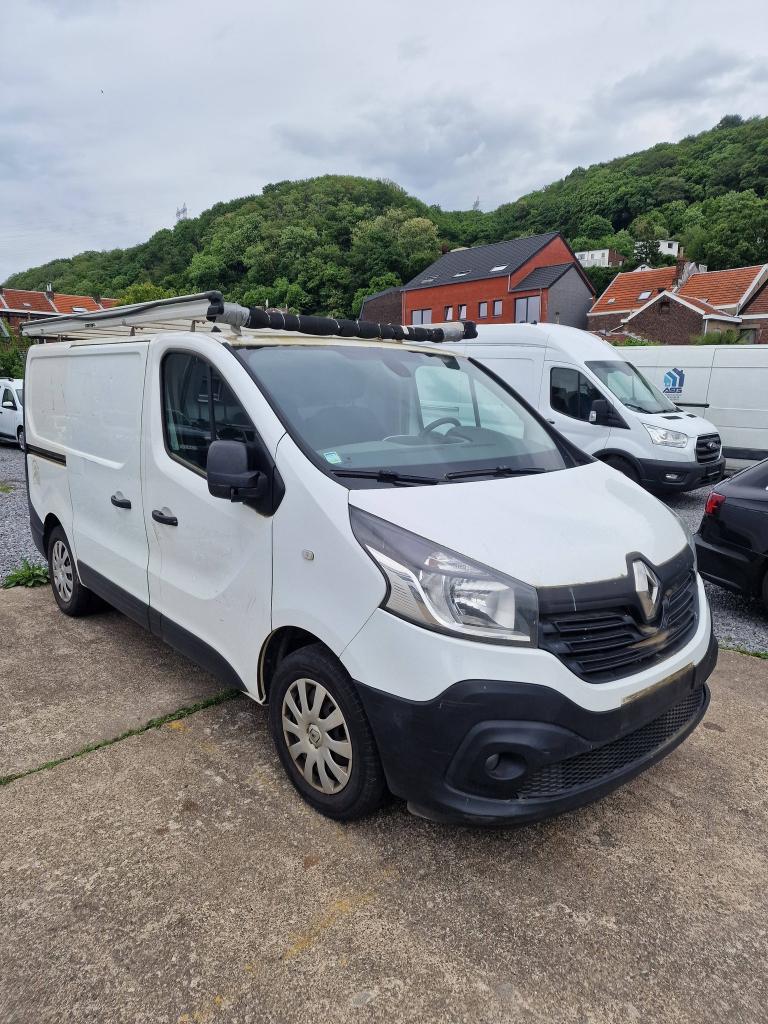 Renault Trafic 1.6 dCi // MOTEUR CASSER, Auto's, Renault, Voorwielaandrijving, Euro 5, Stof, Zwart