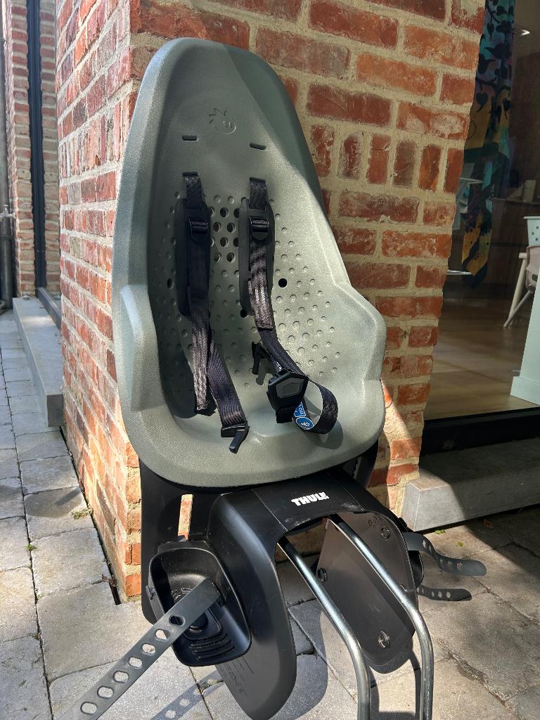 Fietsstoel Thule Yepp2 Maxi (frame mount), Vélos & Vélomoteurs, Accessoires vélo | Sièges de vélo, Comme neuf, Siège arrière, Repose-pieds