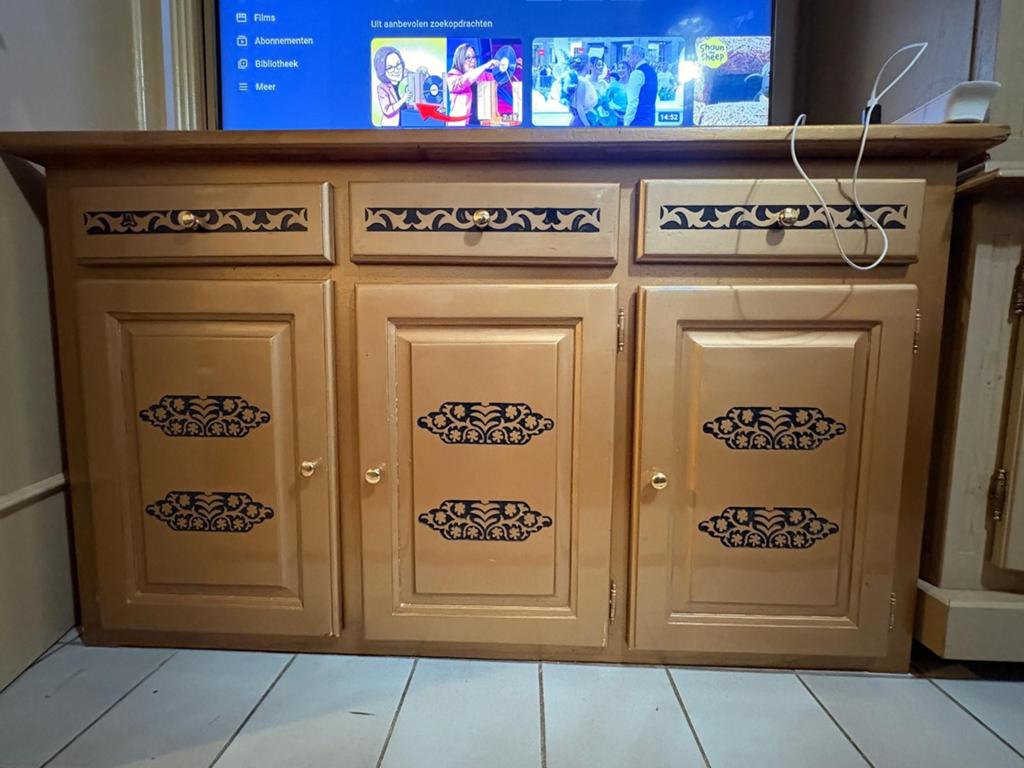 Dressoir geschilderd met goud, Maison & Meubles, Enlèvement
