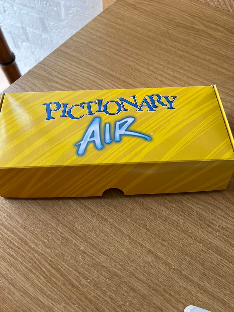 Pictionary Air bordspel met lichtpen, Ophalen, Zo goed als nieuw