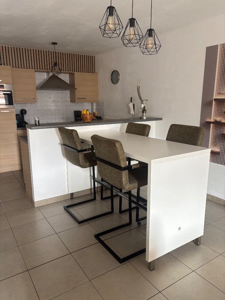 Hoge tafel + 4barstoelen(green), Huis en Inrichting, Tafels | Eettafels, Ophalen, Bartafel, Zo goed als nieuw, Vier personen