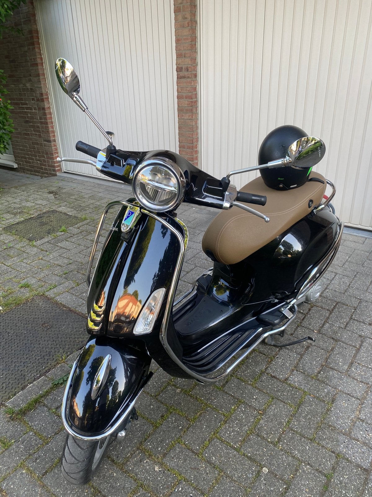 Vespa Primavera 50cc - Zoals nieuw, Fietsen en Brommers, Scooters | Vespa, Ophalen, Benzine, 50 cc, Klasse B (45 km/u)