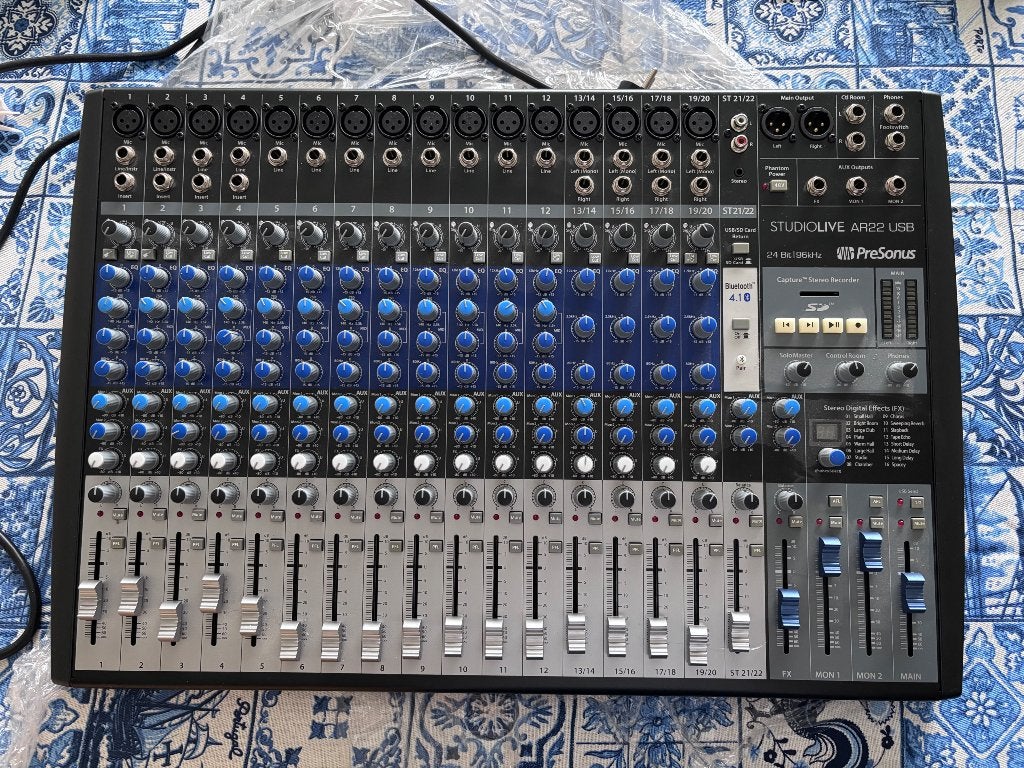 PreSonus StudioLive AR22 USB, Musique & Instruments, Tables de mixage, Comme neuf, 20 canaux ou plus, Entrée micro, Enlèvement