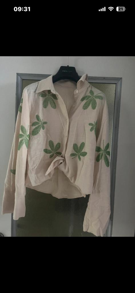 Chemise crème et verte brodé et perlée pour femme Zara, Kleding | Dames, Blouses en Tunieken, Zo goed als nieuw, Ophalen of Verzenden
