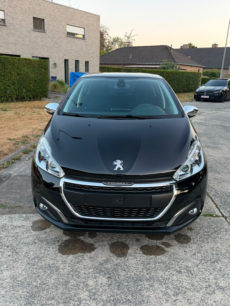 Peugeot 208 allure (nieuwstaat!), Auto's, Peugeot, Dealer onderhouden, Stof, Zwart, Parkeersensor