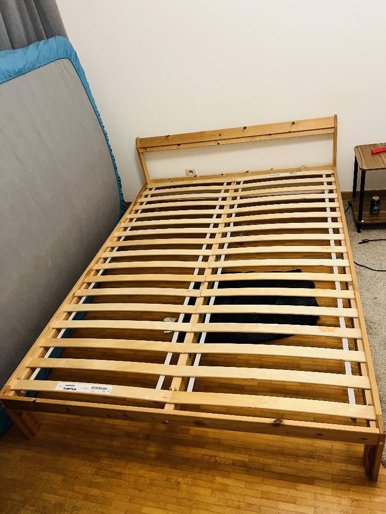 Wooden Bed Frame + IKEA VALEVÅG Mattress, Huis en Inrichting, Slaapkamer | Bedden, Ophalen of Verzenden