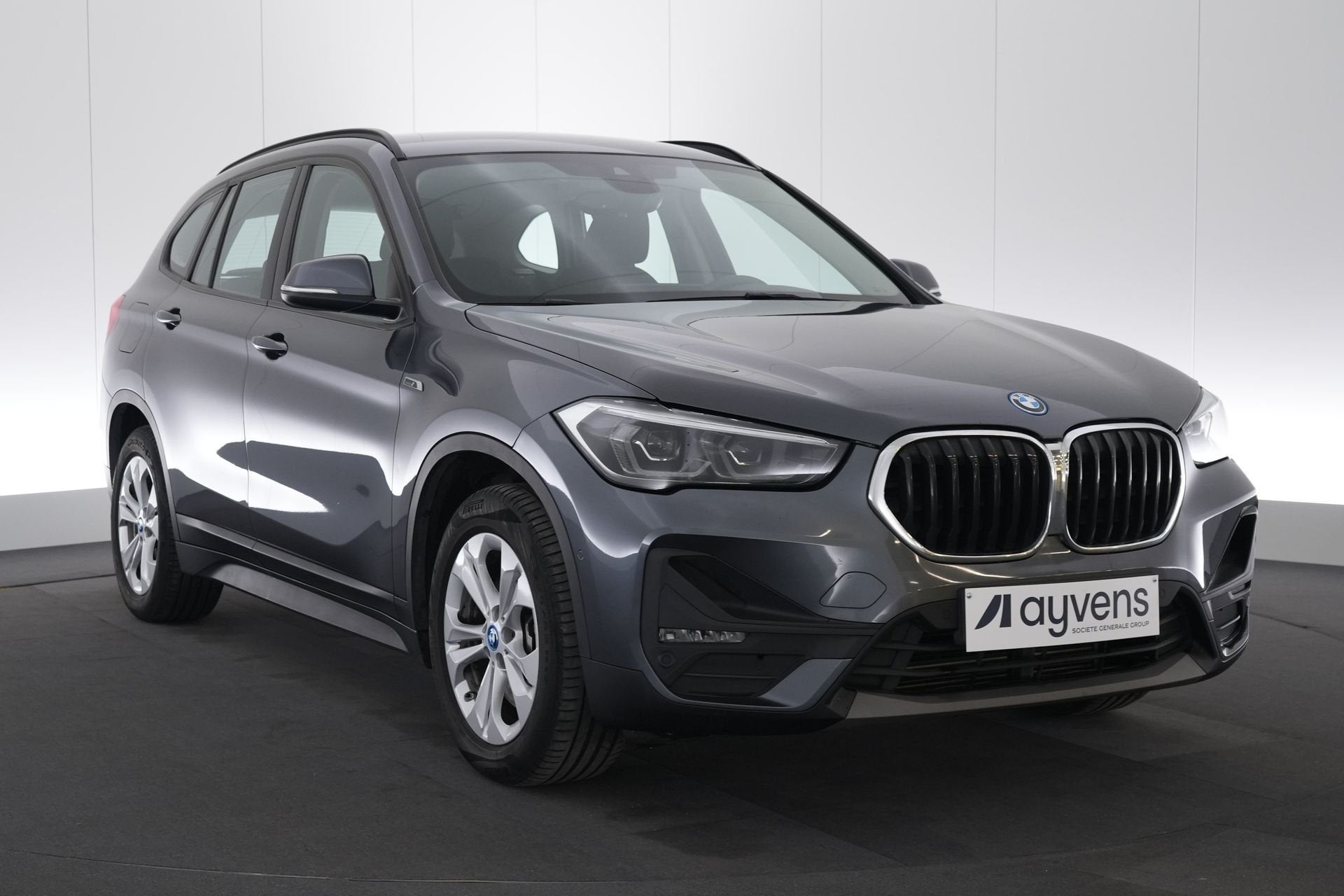 (2CEA858) BMW X1, Stof, Gebruikt, Lichtsensor, Plug-in hybride