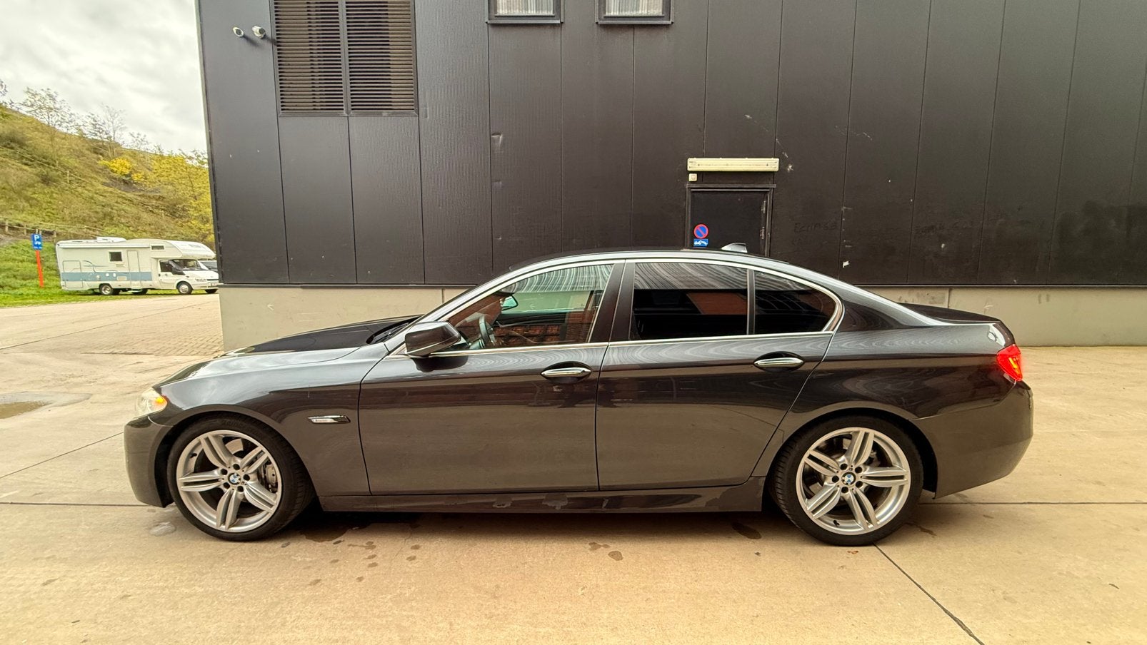 BMW 525d F10 | 3.0 diesel | Boîte automatique | Emballage M, Autos, Bluetooth, Noir, 5 portes, Diesel