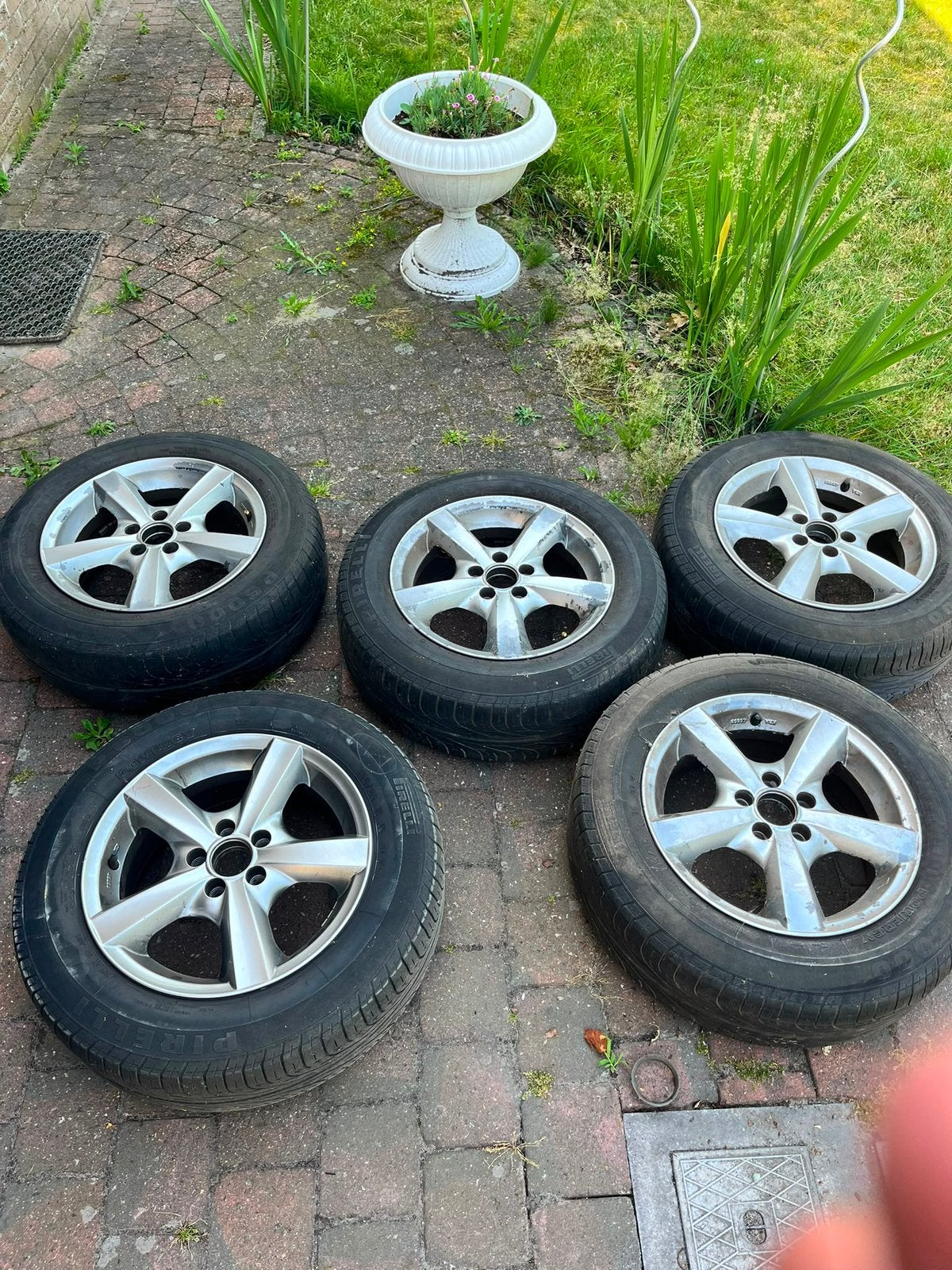 Pirelli autobanden op velg 195 65 R 15, Auto-onderdelen, Banden en Velgen, Ophalen