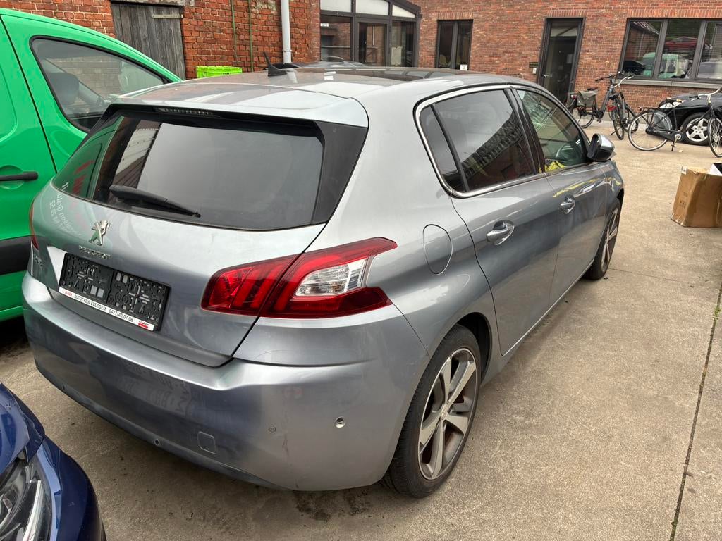 Peugeot 308 1.2 T 999 cc, dégâts : 190 000 km, Achat, Entreprise