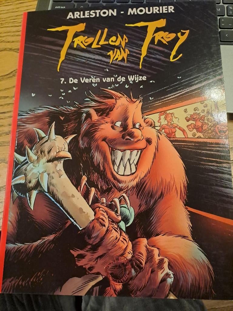 trollen van troy 7 de veren van de wijze, Boeken, Ophalen of Verzenden, Zo goed als nieuw