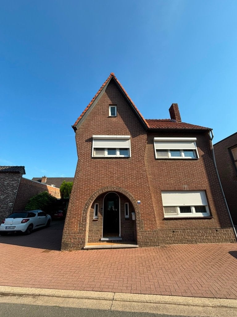 Vrijstaande woning., 8 kamers, Vrijstaande woning, Provincie Limburg, Maasmechelen