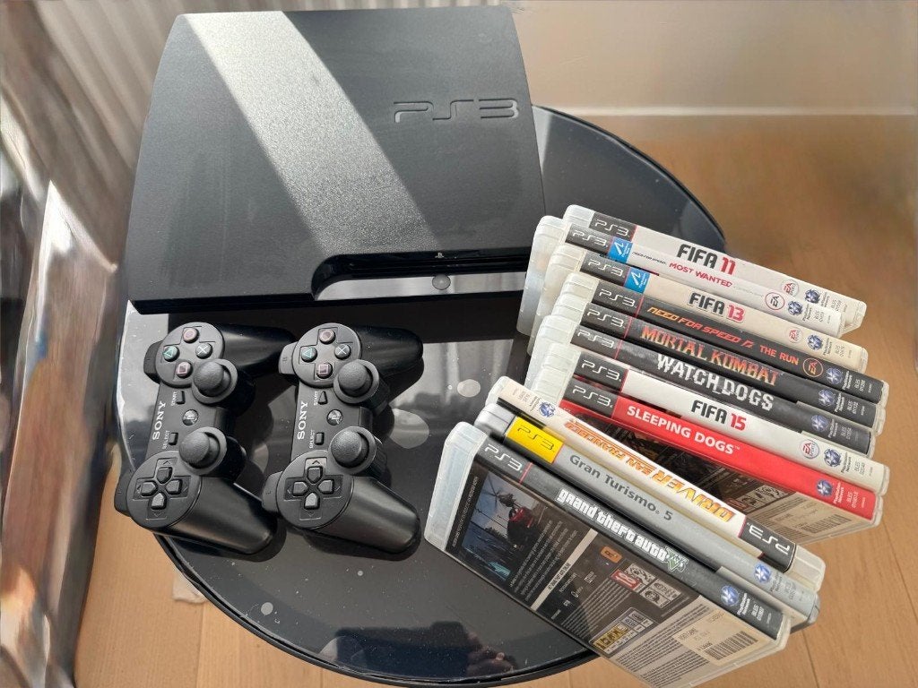 Te koop: PlayStation 3 Slim 320GB met 2 Consoles en 11 Games, Games en Spelcomputers, Spelcomputers | Sony PlayStation 3, Ophalen