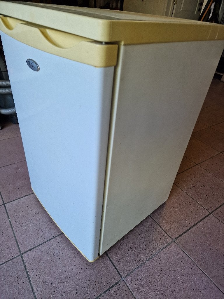 Whirlpool tafelmodel koelkast zonder vriesvak, 100 tot 150 liter, 45 tot 60 cm, Ophalen, 85 tot 120 cm