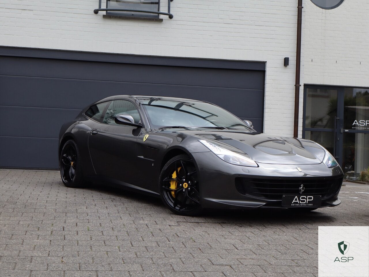 Ferrari GTC4Lusso T 3.9 Turbo V8 | Full Service | Carbon |, Auto's, Ferrari, 4 zetels, Bedrijf, https://public.car-pass.be/vhr/6ba2d85b-7a1f-4c2c-9add-5cb137f6e1eb