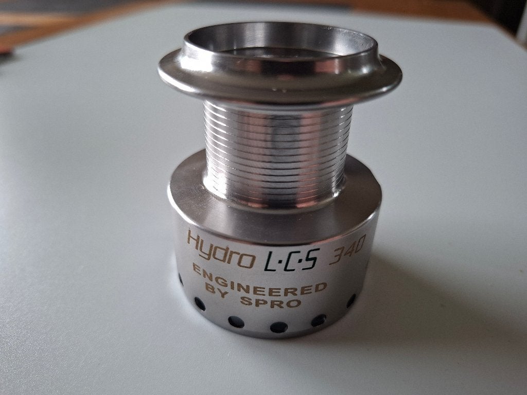 Reservespoel SPRO HYDRO LCS 340, Enlèvement, Neuf, Moulinet