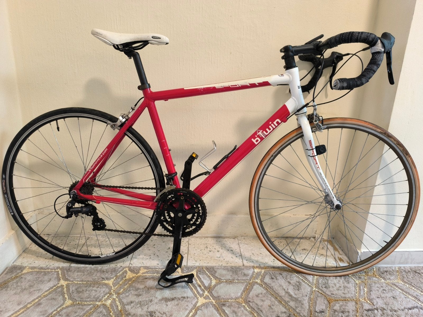 B'twin Dames koersfiets prima staat, 28 inch, Velgrem, Aluminium, 49 tot 53 cm