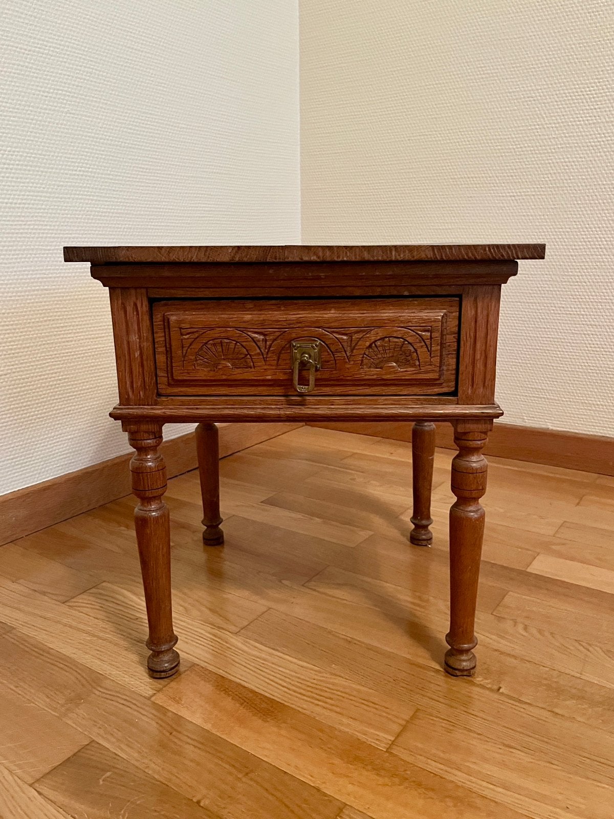 Table de nuit / Petite table, Enlèvement