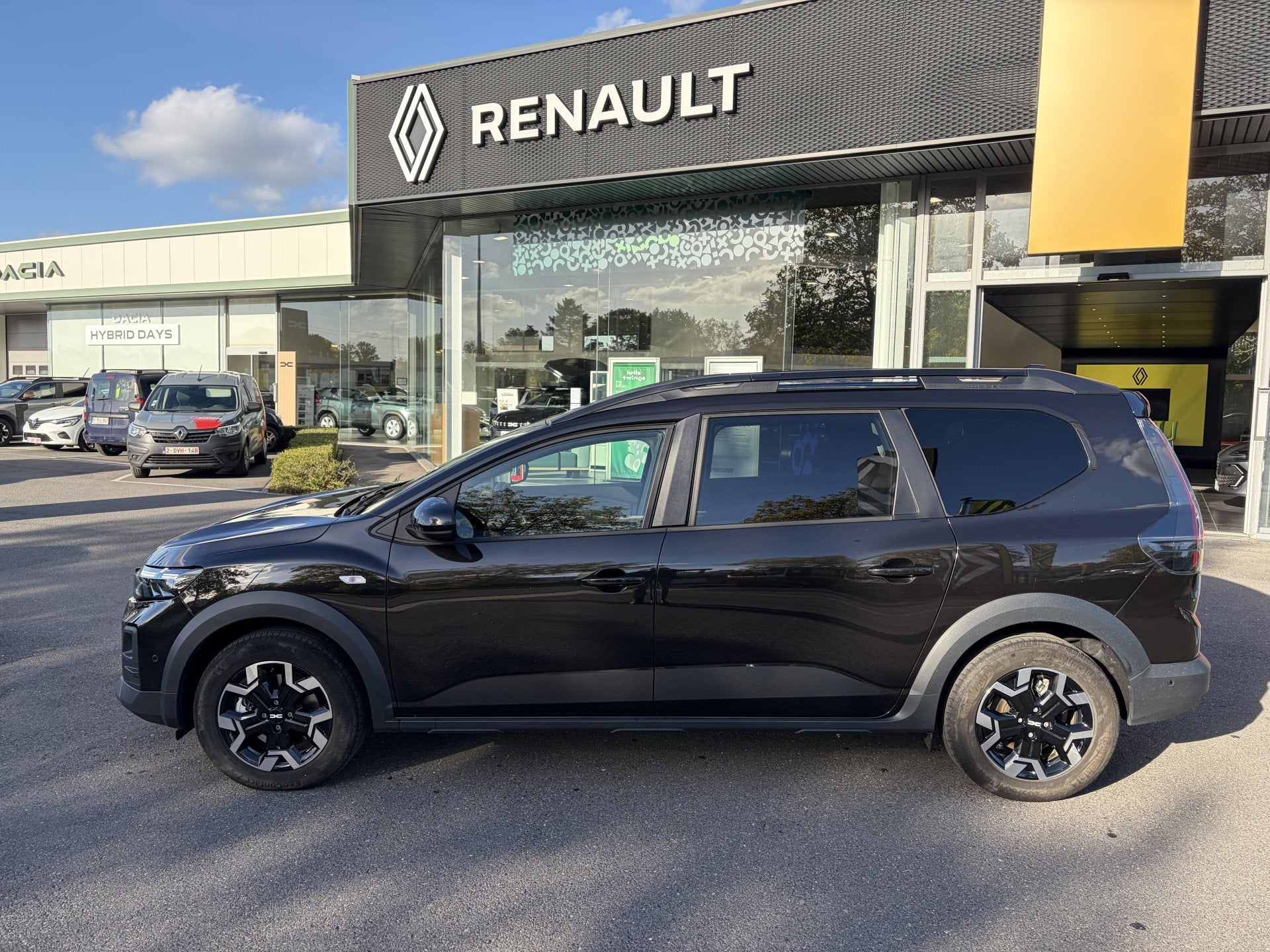 Dacia Jogger 1.8 hybrid 155 expression (bj 2026, automaat), Auto's, 4 cilinders, Start-stop-systeem, 103 g/km, Zwart
