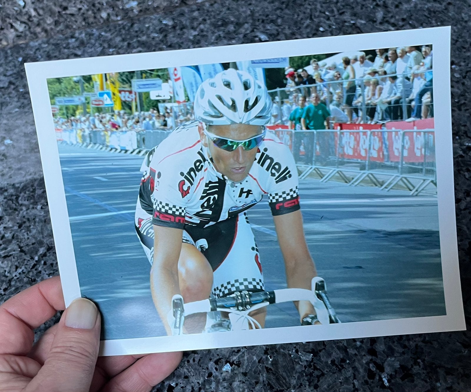 Le cycliste Frank Vandenbroucke 2009, Enlèvement, Comme neuf