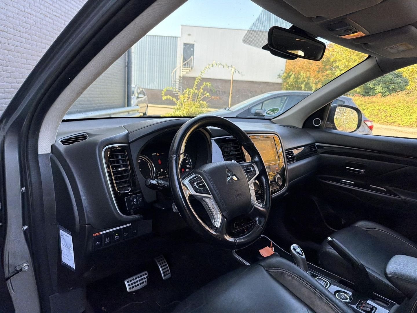 Mitsubishi Outlander 2.0 PHEV Instyle+ | Leder | Pano | Clim, Auto's, Zwart, 52 km, 89 kW, Bedrijf