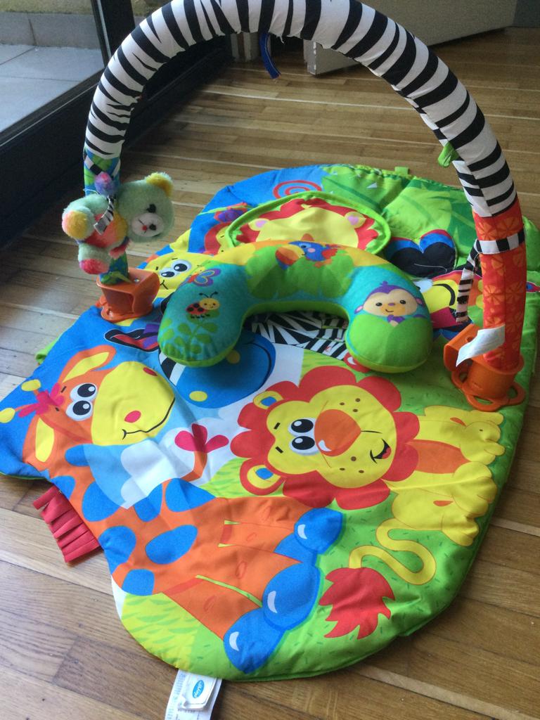 Tapis de sol pour bébé et coussin, Enfants & Bébés, Enlèvement, Utilisé, Garçon ou Fille