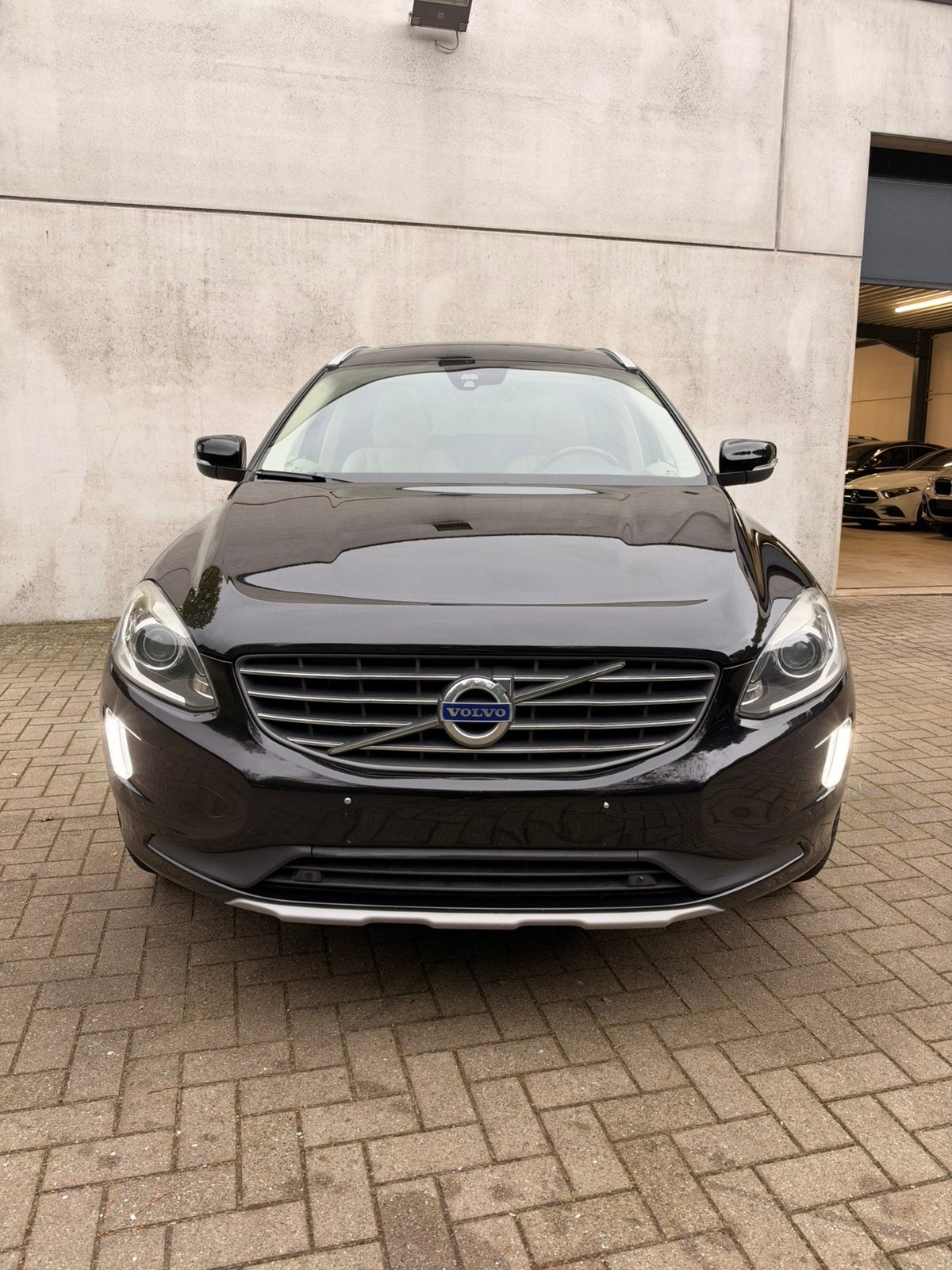Volvo XC60 2.0 T5 Momentum Pano Xenon Navi Leder Camera Full, Autos, Cuir, Achat, Entreprise, Entretenue par le concessionnaire