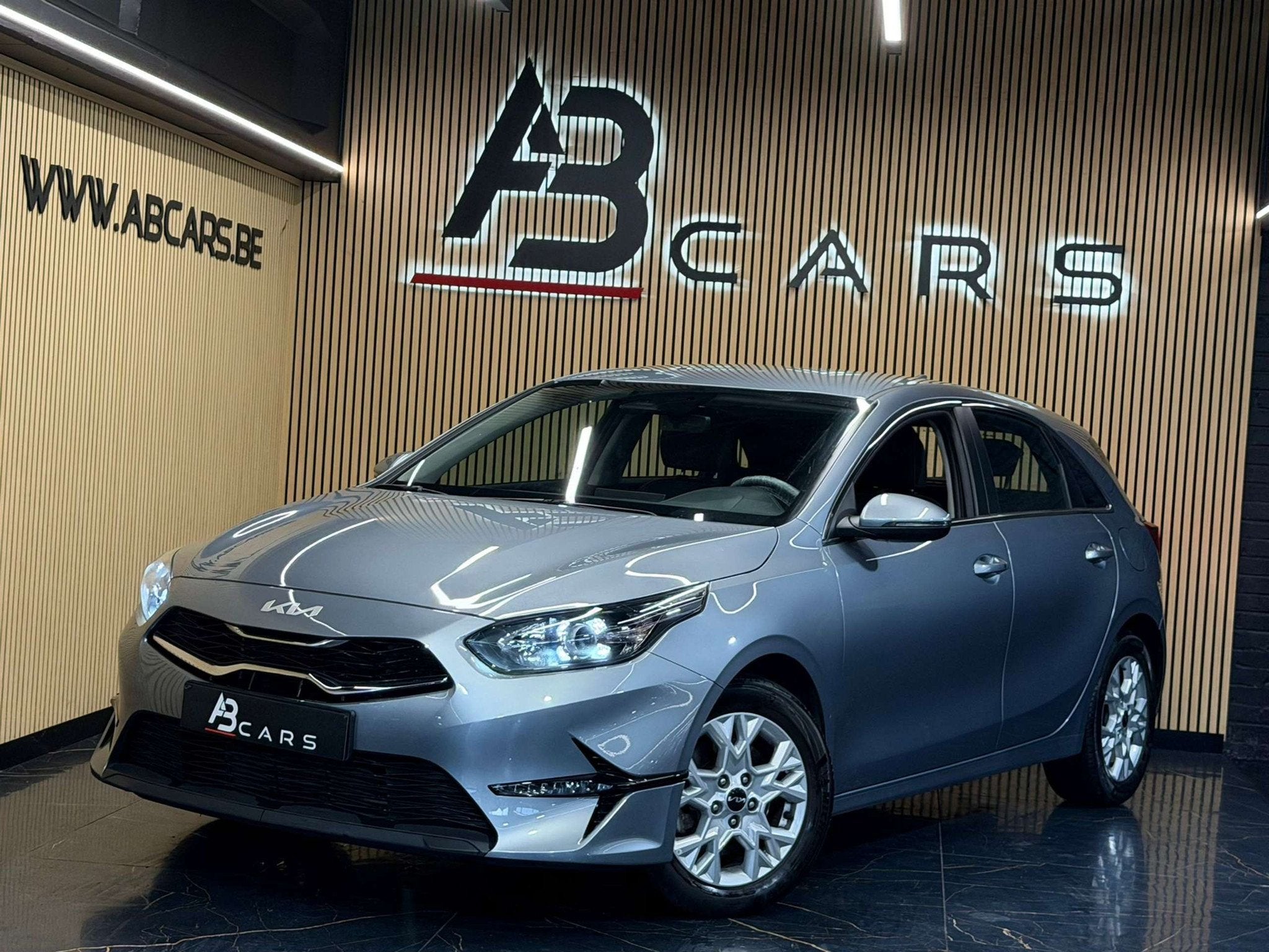 Kia Ceed / cee'd 1.0 T-GDi * SPORT * 1ER PROPRIÉTAIRE *, Autos, Argent ou Gris, Achat, 998 cm³, Entreprise