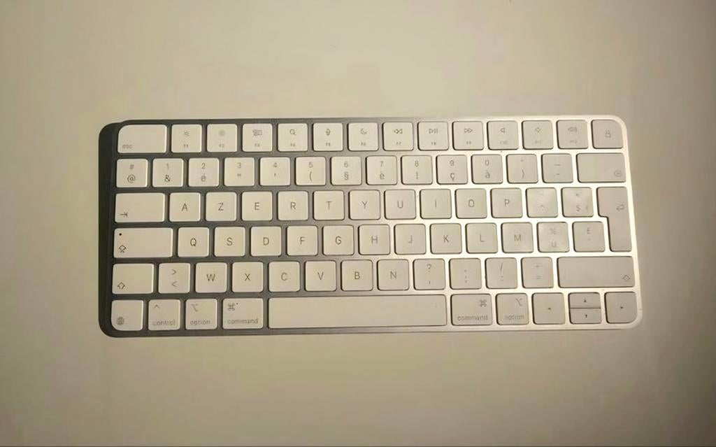 Apple Magic Keyboard, Informatique & Logiciels, Claviers, Enlèvement, Sans fil