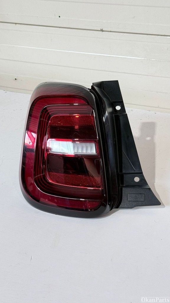 Fiat 500e LED linker achterlicht links 20270109, Gebruikt, Stellantis Europe S.p.A., Info@stellantis.com, Corso Giovanni Agnelli 200
10135  Turin, IT