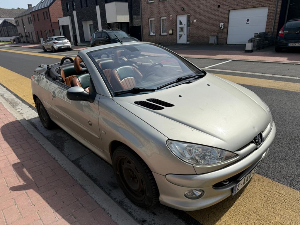 Peugeot 206cc cabriolet essence, Cabriolet, Leder en Stof, Handgeschakeld, Particulier