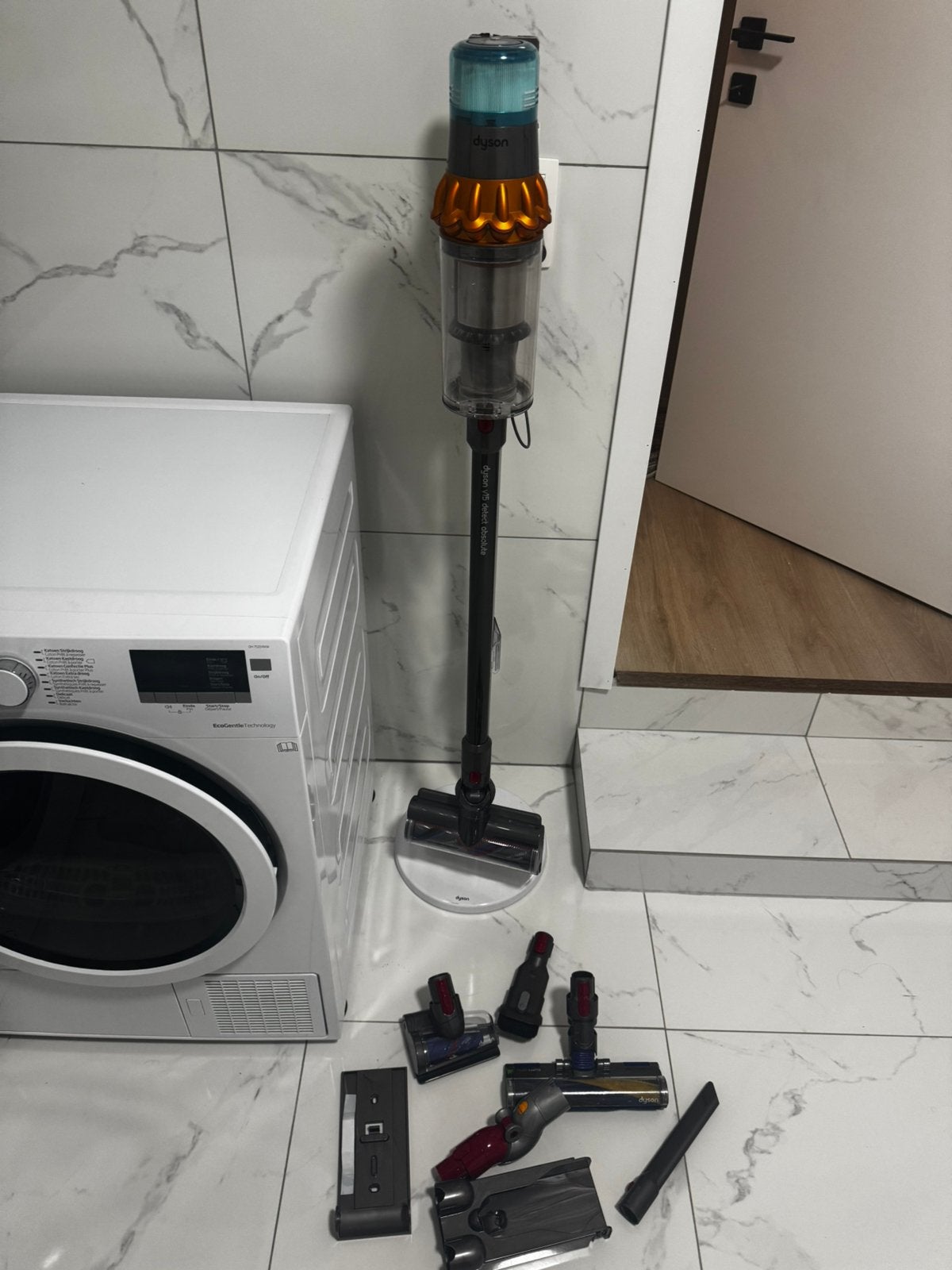 Dyson v15 detect absolute avec support dyson compris, Electroménager, Enlèvement, Comme neuf