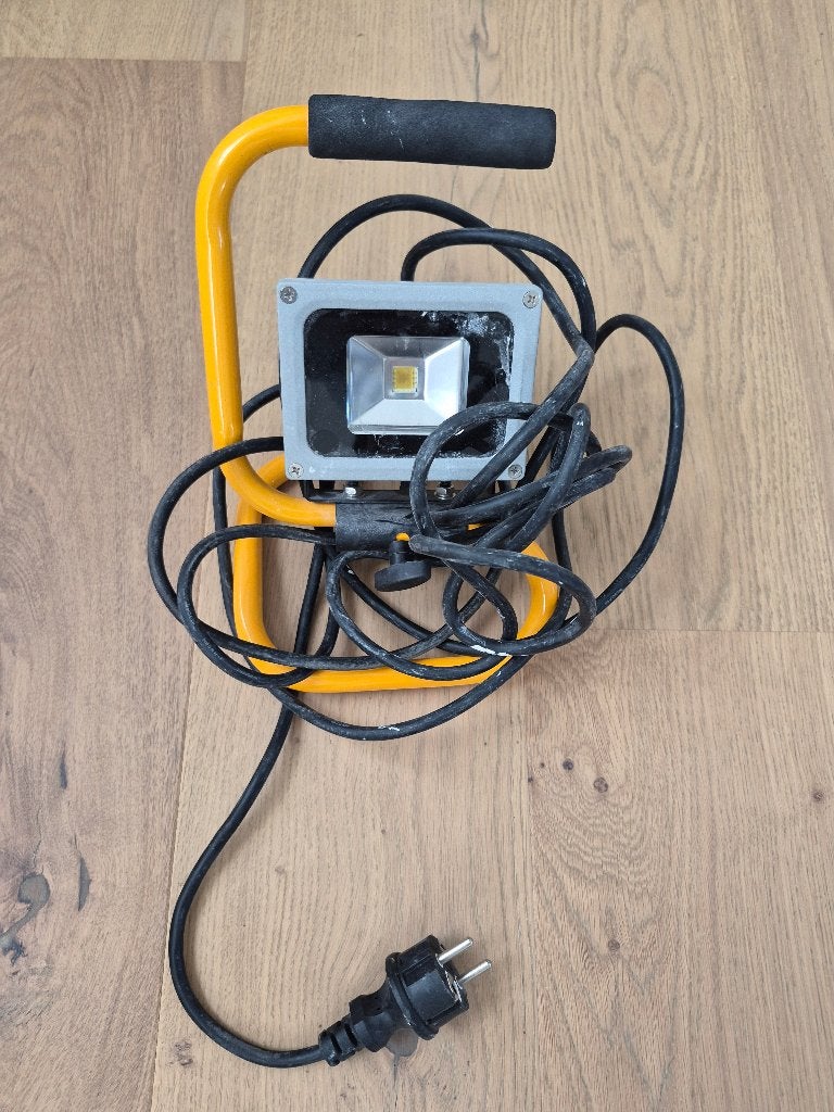 Handige LED Werklamp / Bouwlamp met Beugel en Snoer, Ophalen, Gebruikt, Minder dan 50 watt, Met statief