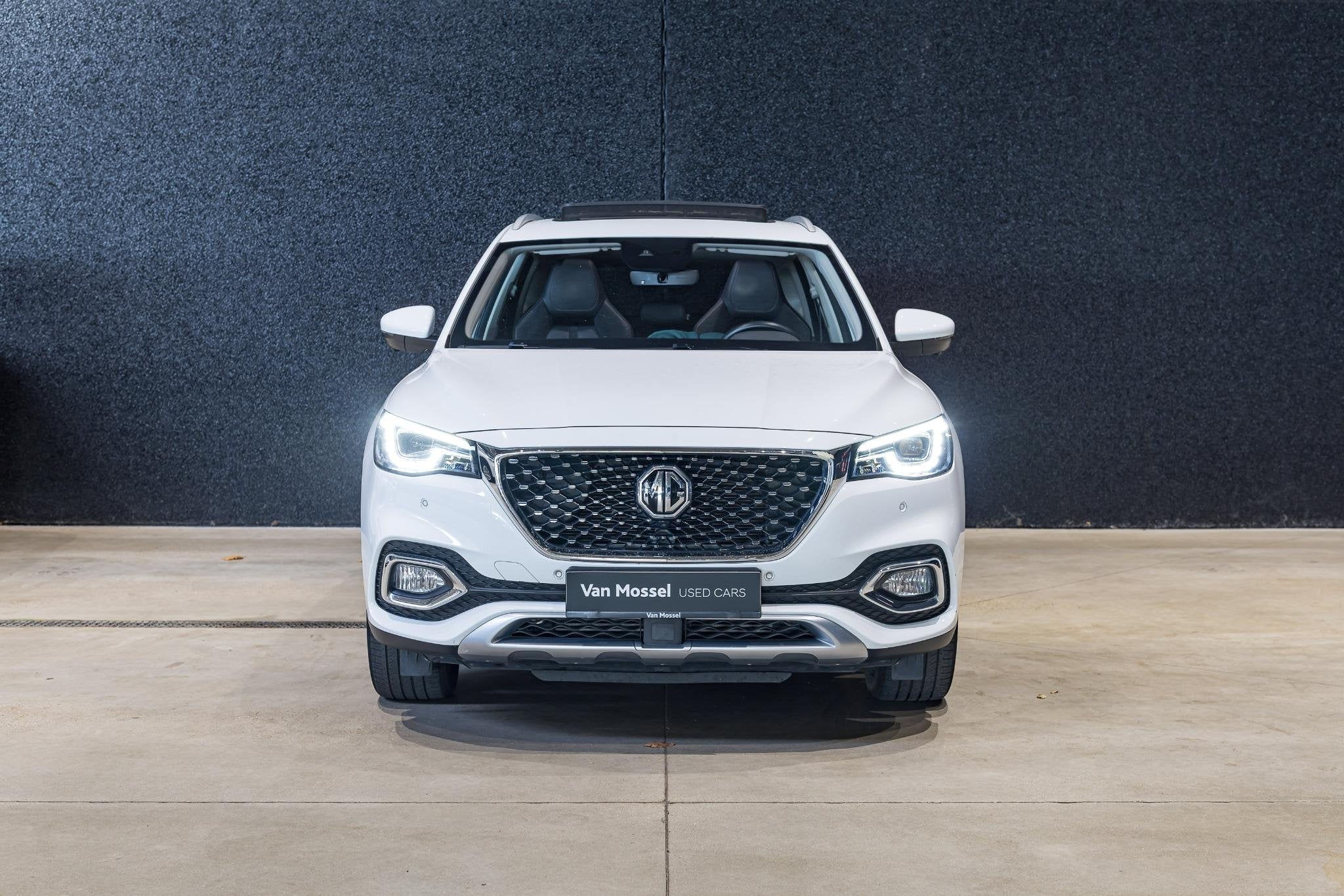 MG HS 1.5T-GDi DCT Luxury LEDER | PANODAK | NAVI | Zetelverw, Auto's, Stof, 4 cilinders, 1535 kg, Wit